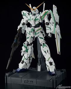 PG RX-0 独角兽高达 7-ELEVEN配色（夜光透明零件）