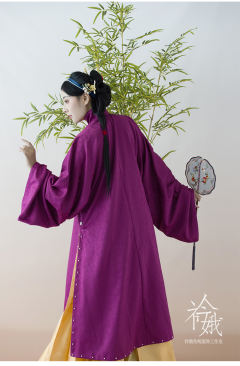 蝶恋花立领对襟长衫-资料图