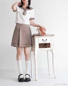 小栗中·水手服-资料图