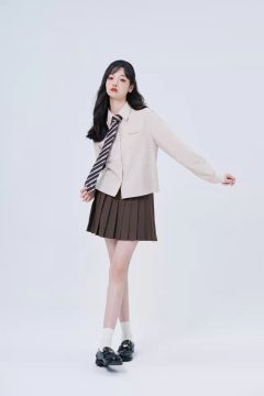 多色衬衫-资料图