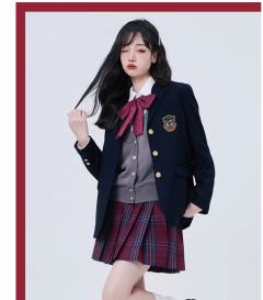 三粒扣西服-资料图