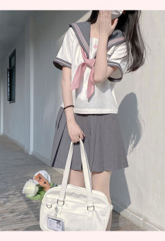 花翎女子-资料图