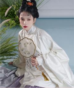 天丝暗纹提花立领短衫-资料图