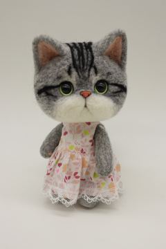 穿裙子的猫-资料图