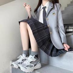 京吉高·西服-资料图