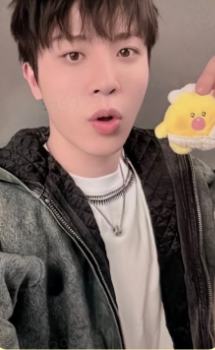 baby玩偶挂件卡 桃