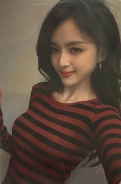 吴宣仪 q音星光卡