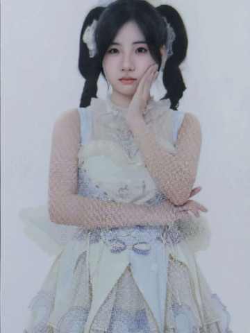 张佳仪夏季《48°C盛夏回忆》主题小卡 ver.A