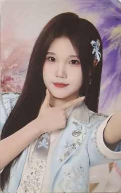 鲍雨欣 九周年主题小卡 ver.B