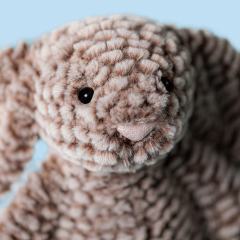 Bashful Luxe Bunny Pine-资料图