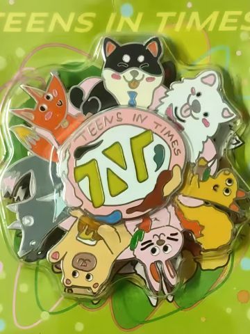 四周年旋转徽章