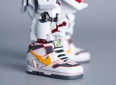 QMSV x Nike 独角兽高达-DESTROY MODE-资料图