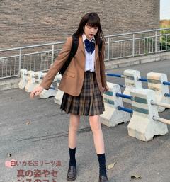 布朗茶茶·西服-资料图