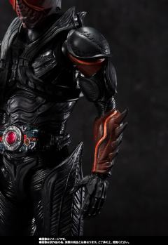 SHF 假面骑士Black Sun 首次变身-资料图