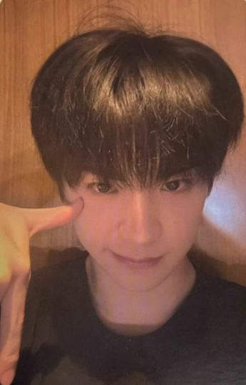 黄明昊-0