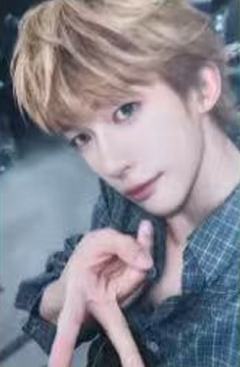 费加罗生日刊C版隐藏自拍卡 ver.B