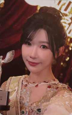 闫娜 年度青春盛典TOP48自拍小卡