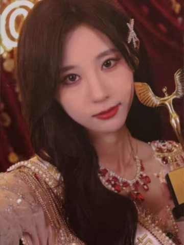 金莹玥 年度青春盛典TOP48自拍小卡