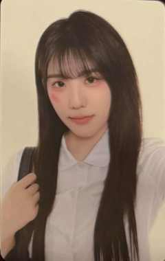 何林燕 25青春盛典场限纪念小卡 ver.B