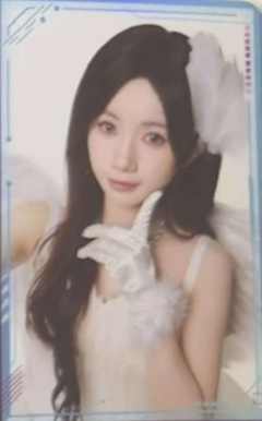 李秋月 25青春盛典场限纪念闪卡