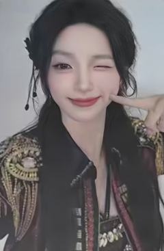 柳雨呈《B·RISE梦之门》小卡