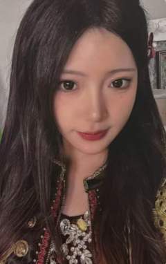 蒋欣洳《B·RISE梦之门》小卡