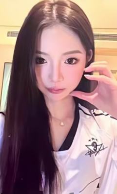 许杨玉琢《Dreams Never Die》小卡ver.C