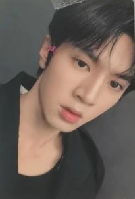 时装男士杂志自拍隐藏卡