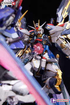 BN FIGURE DX 机动战士高达 vol.3 STRIKE FREEDOM GUNDAM VS DESTINY GUNDAM-资料图