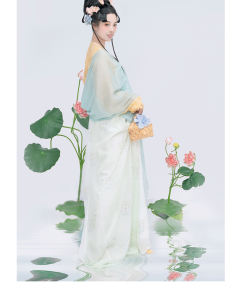 琉妍黄-资料图