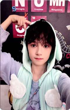 25台历单人款小卡  智恩涵ver.A