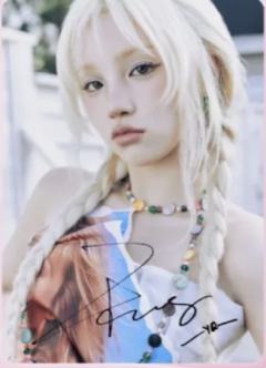 茉莉奶白联名亲签照