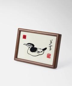 鸭刺绣画-资料图