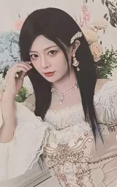 杨媛媛《秋欧》主题小卡 ver.C