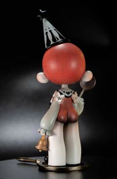 小丑乐园-资料图