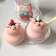 小飞猪-草莓巧克力雪顶CP