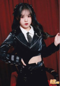 陆靖婷 启程巡演生写 ver.B