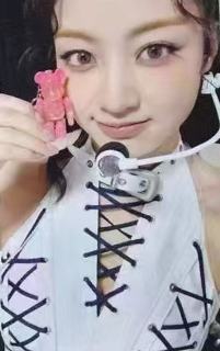 暴力熊联名卡 效