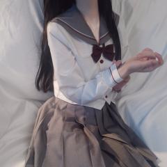 小莓中·套装-资料图