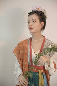 小花-资料图