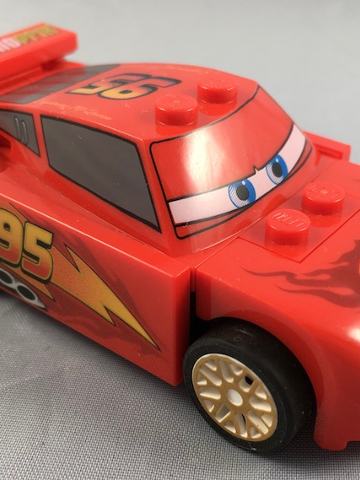 Lightning McQueen - Piston Cup Hood, White and Gold Wheels