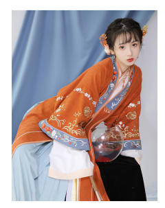 沐歌：花晚吟-资料图
