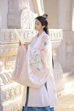 天禄之川·披风-资料图