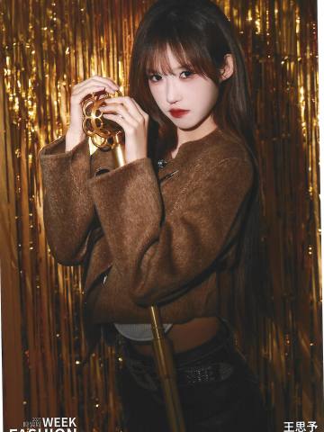 王思予 上海时装周生写ver.B