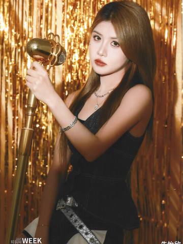 朱怡欣 上海时装周生写ver.D