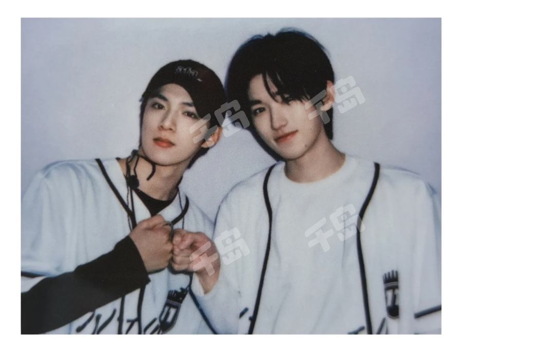 一起等雨停纪念册| 时代少年团- 一起等雨停- 小卡- 宋亚轩- 刘耀文｜千岛