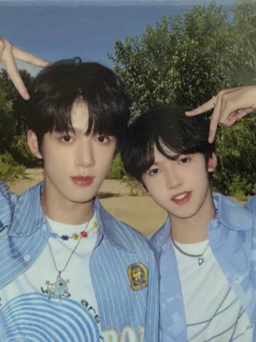 突围合照小卡 俊臣奕然