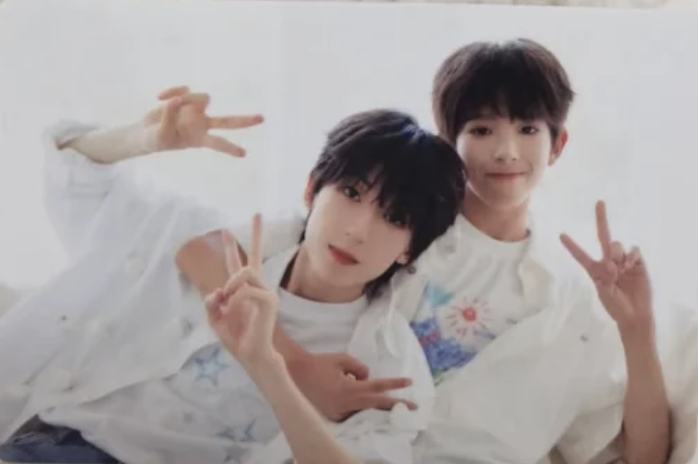 突围合照小卡 博文浚铭