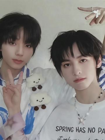 突围合照小卡 橹杰涵博