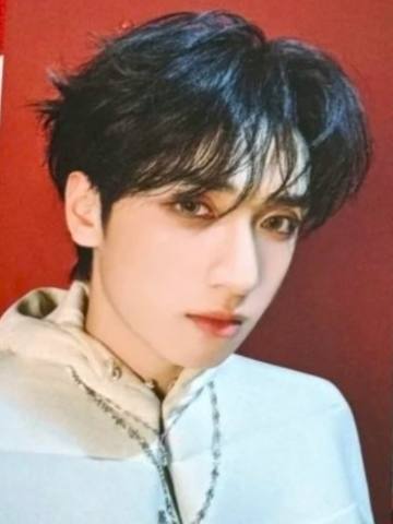 生长在我身体外的倒影 小卡